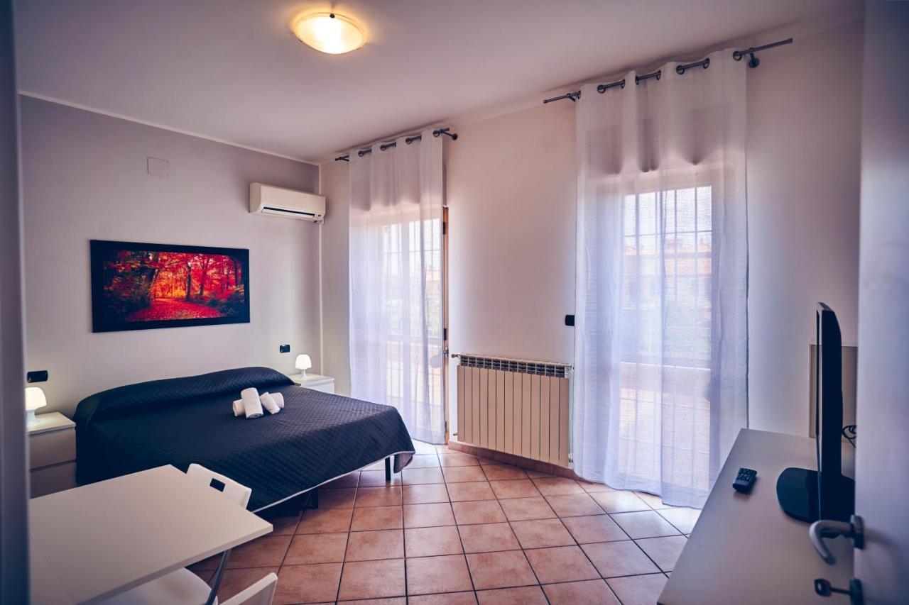Travelershome 7Metri Guesthouse Ciampino Exterior photo