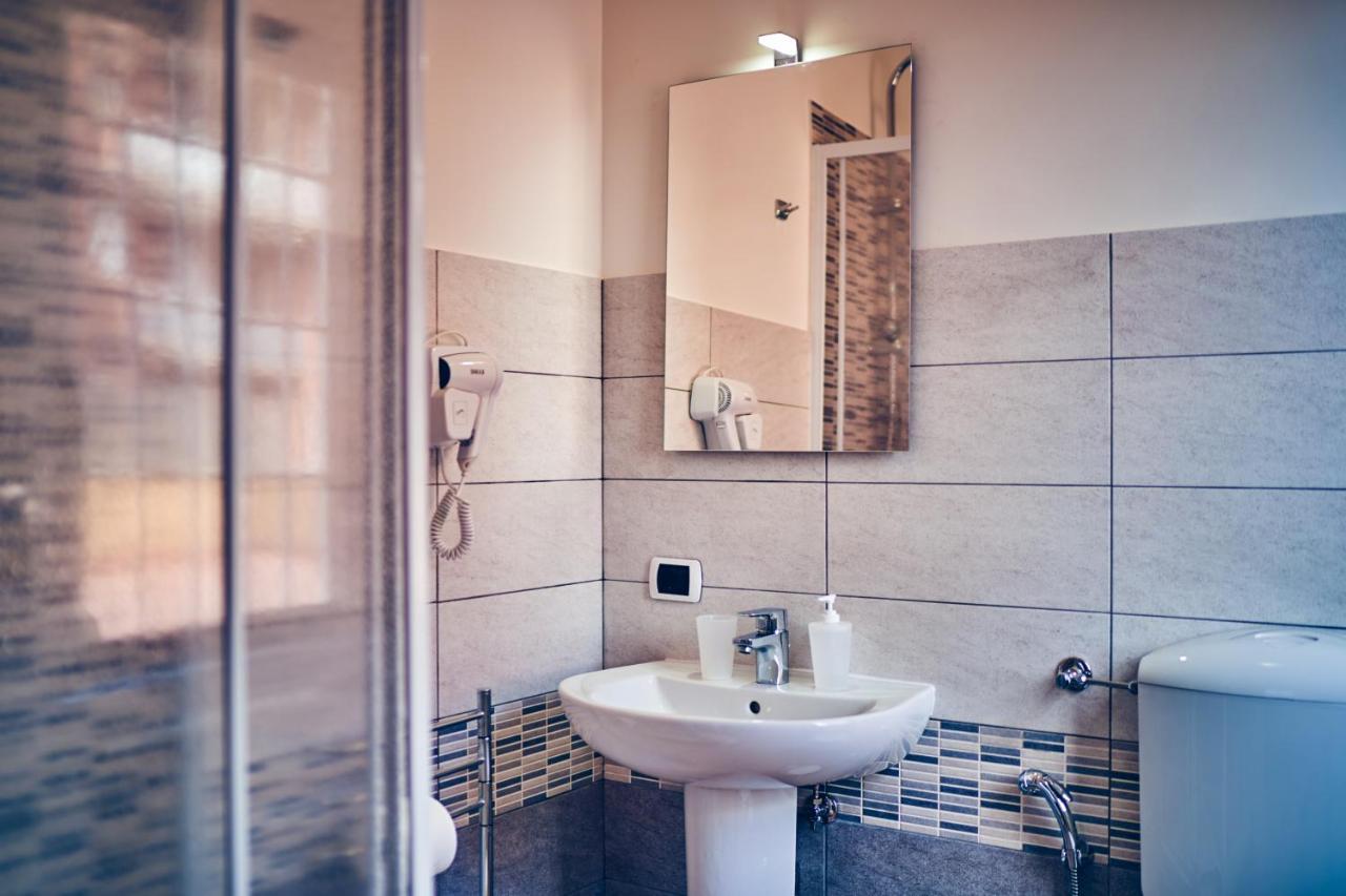Travelershome 7Metri Guesthouse Ciampino Exterior photo